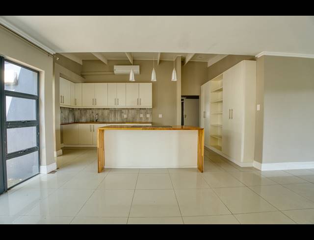 4 BEDROOM HOUSE FOR SALE IN PALM LAKES ESTATE